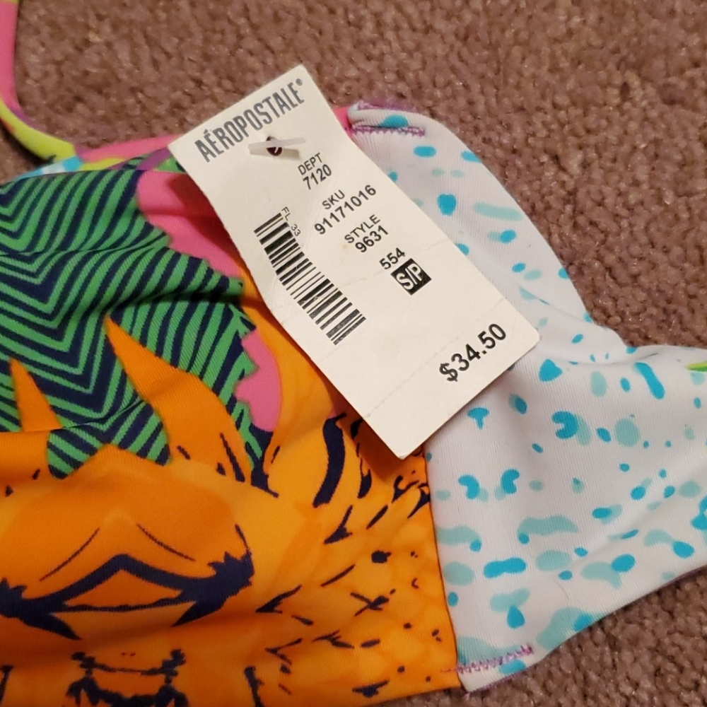 Aeropostale - Picture 2 of 4